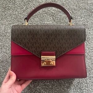 Michael Kors Leather Hangbag